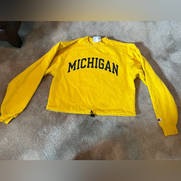 University of Michigan Champion yellow crewneck w/ cinch bottom, great quality - Picture 1 of 7